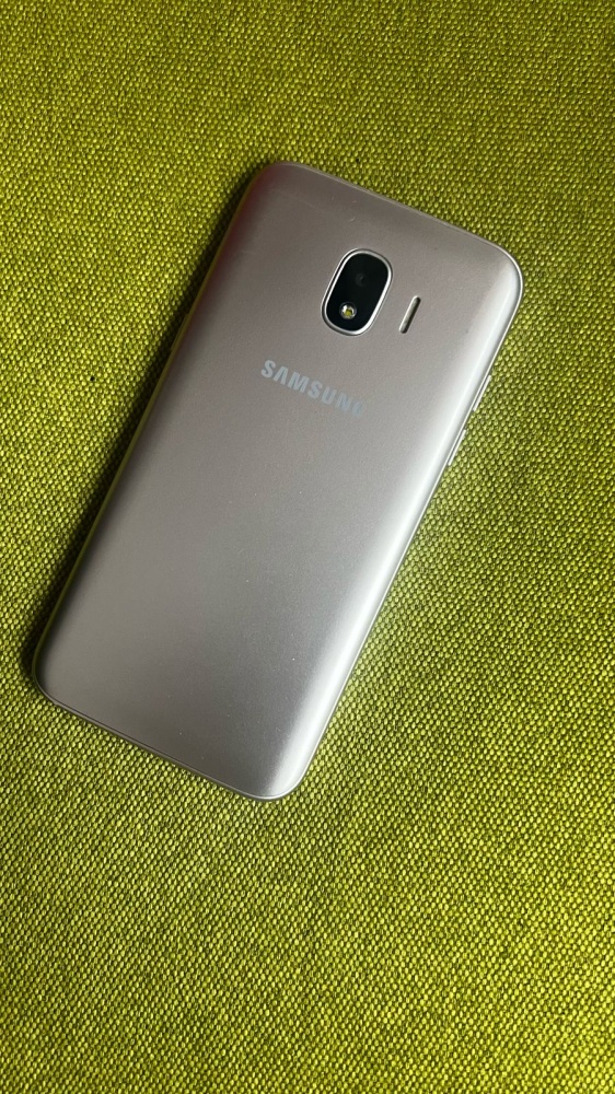 Смартфон Samsung J2 2018