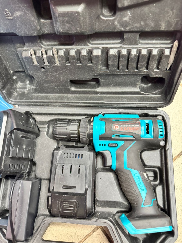 Шуруповерт Калибр