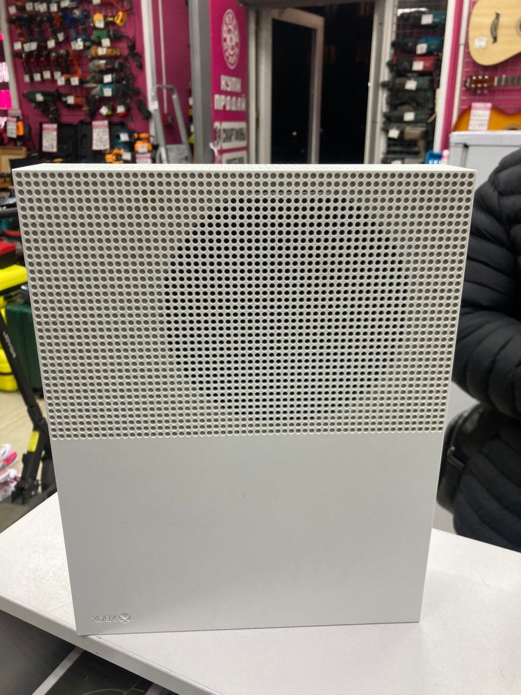 Игровая приставка XBOX ONE S 1tb