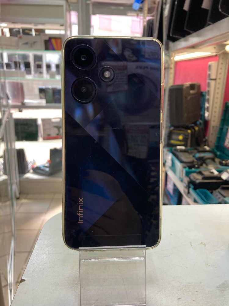 Мобильный телефон Infinix Hot 30i 4/64