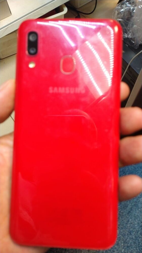 Смартфон Samsung A20