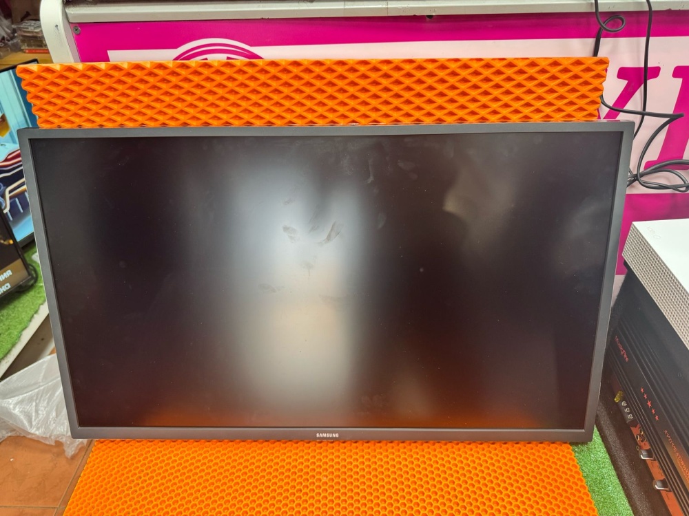 Монитор Samsung U32j590uqi