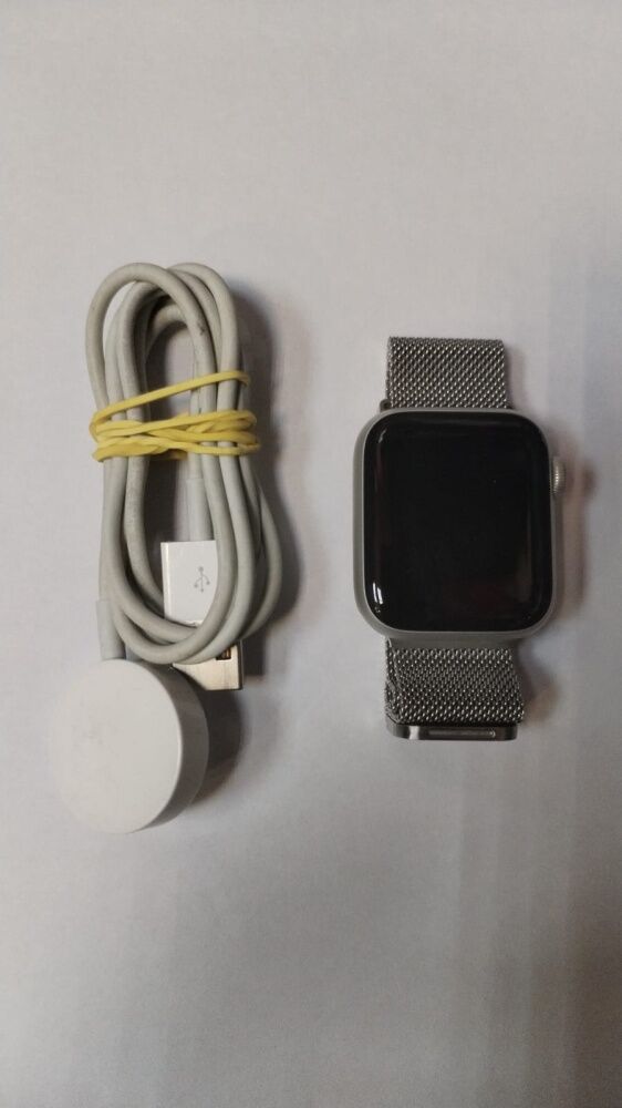 Часы Apple SE 40 mm