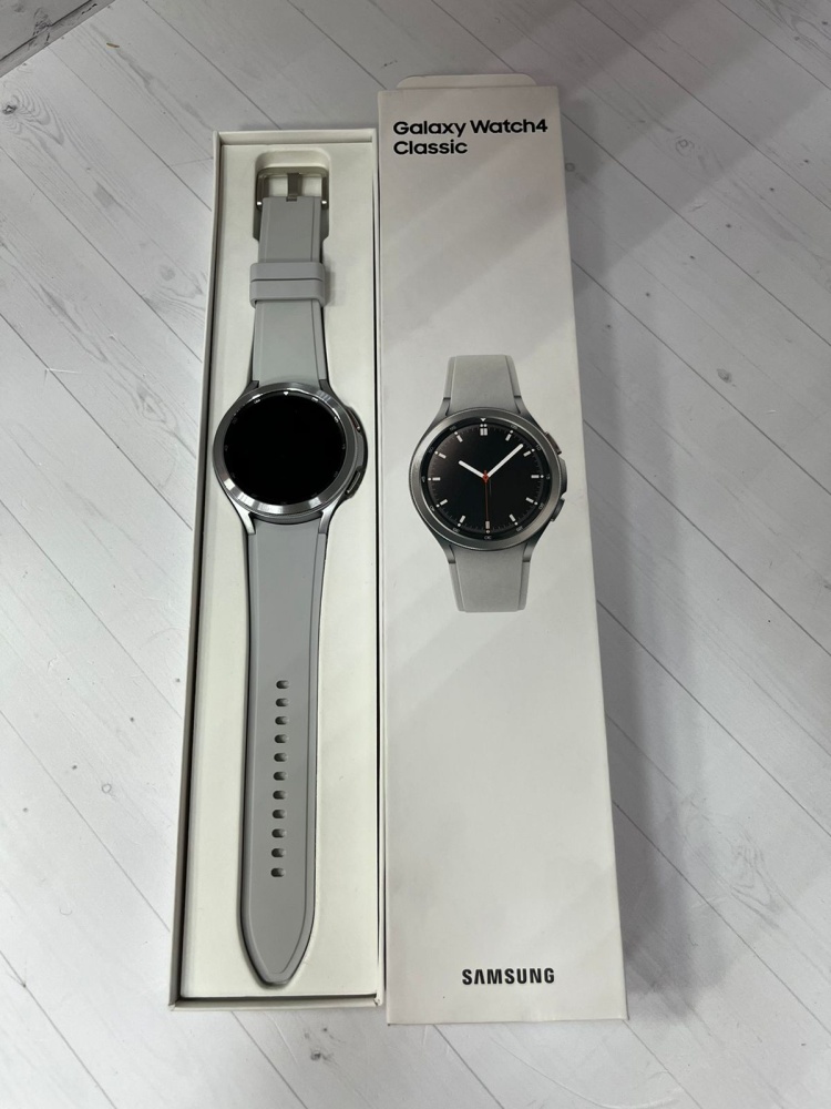 Смарт-часы SAMSUNG Galaxy Watch4 Classic
