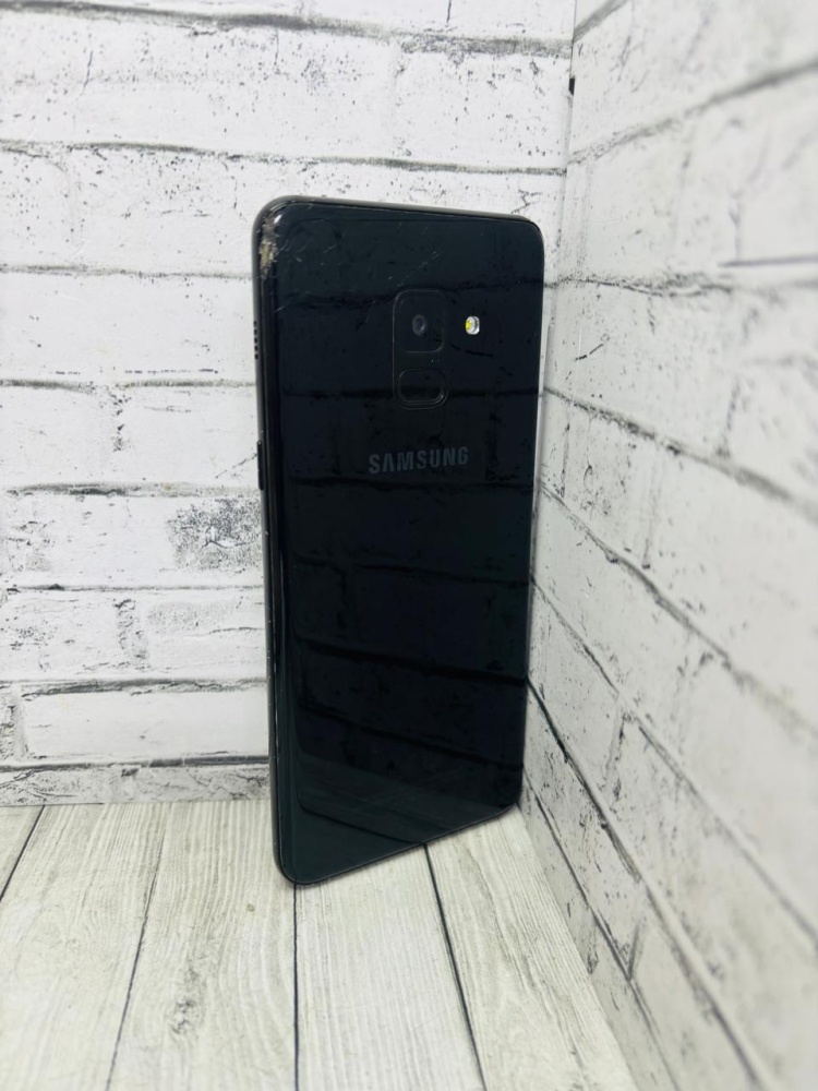 Смартфон Samsung A8 2018 4/32