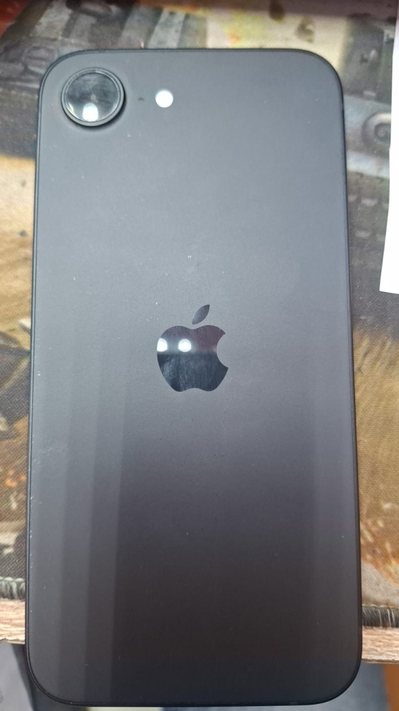 Смартфон iPhone 16  е 128 гб