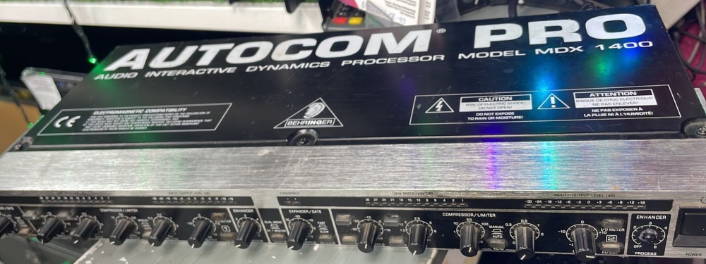 Усилитель Behringer Autocom pro MDX 1400