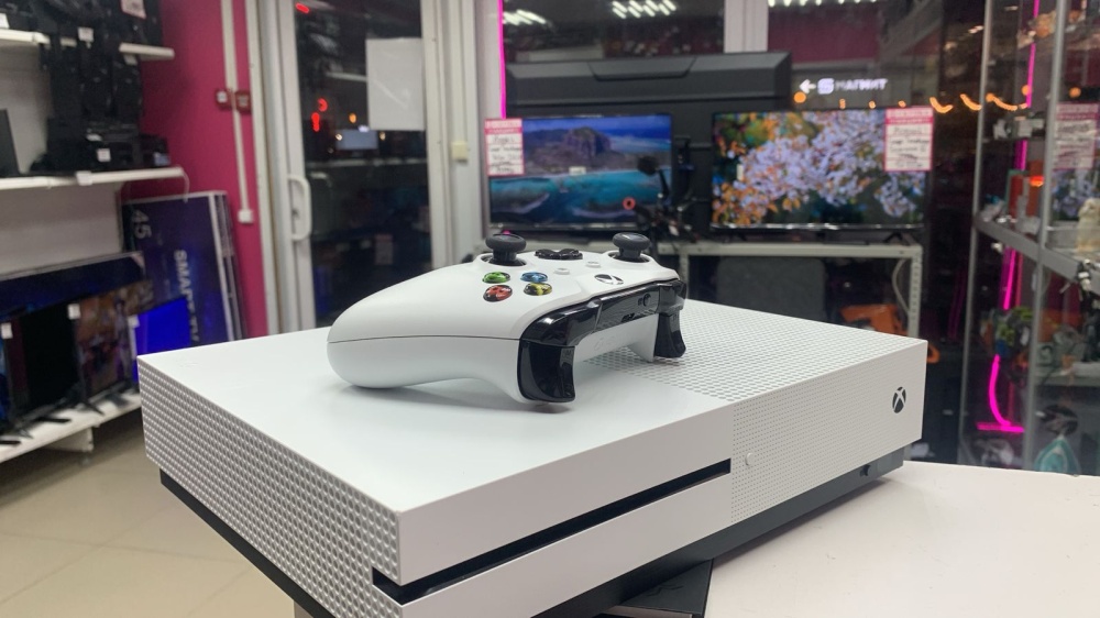 Игровая приставка XBOX ONE S 1 Tb