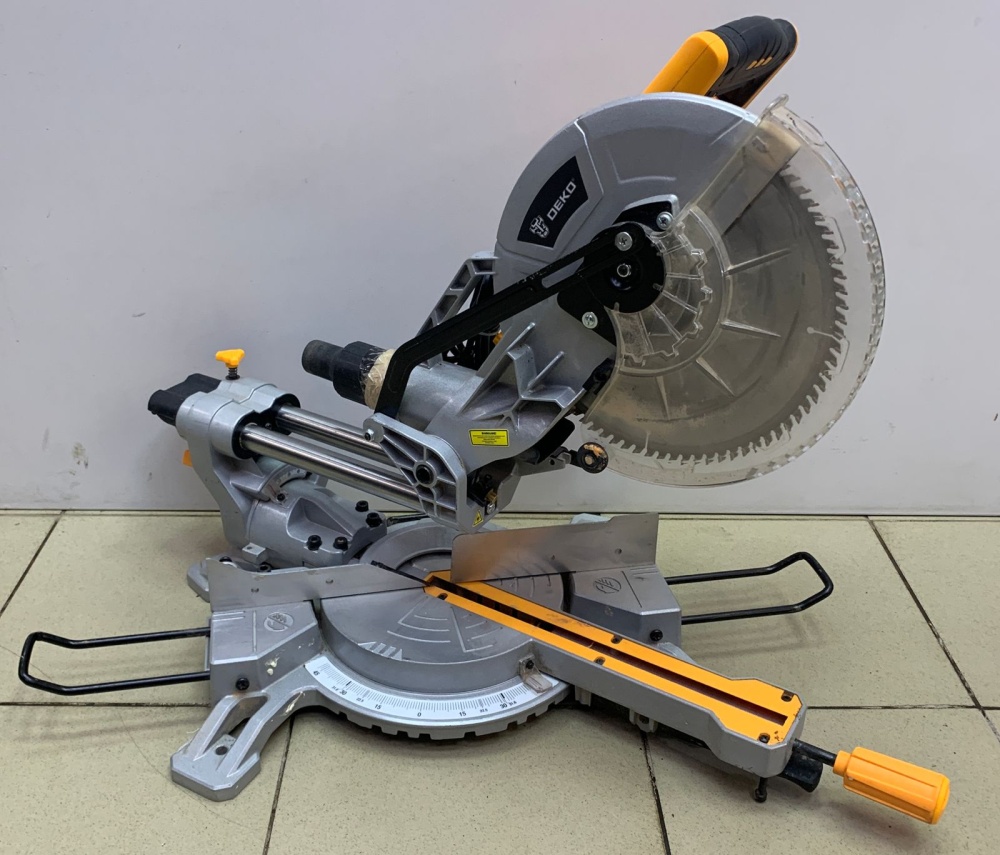 Торцовочная пила Deko DKMS255 Laser