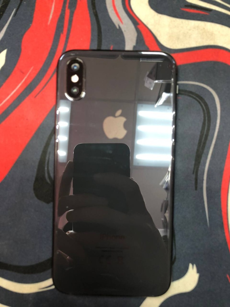 Смартфон iPhone X 64Gb