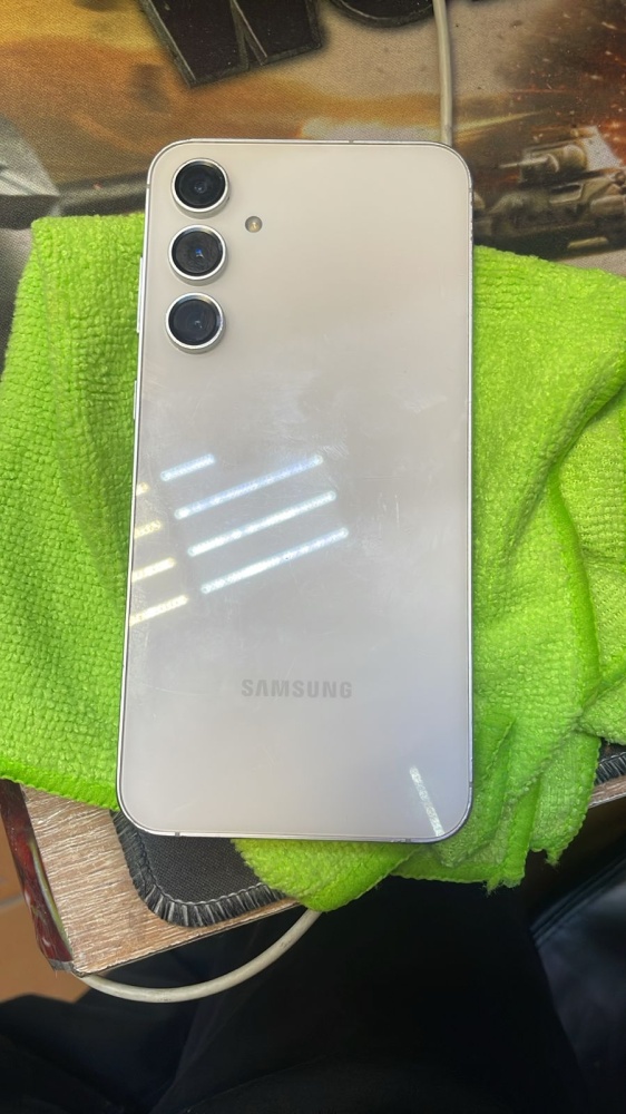 Смартфон Samsung S23 FE