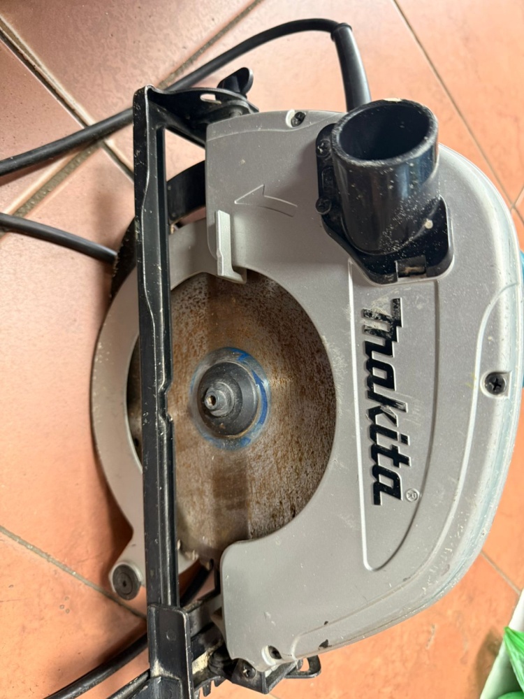 Циркулярная пила Makita 5704R