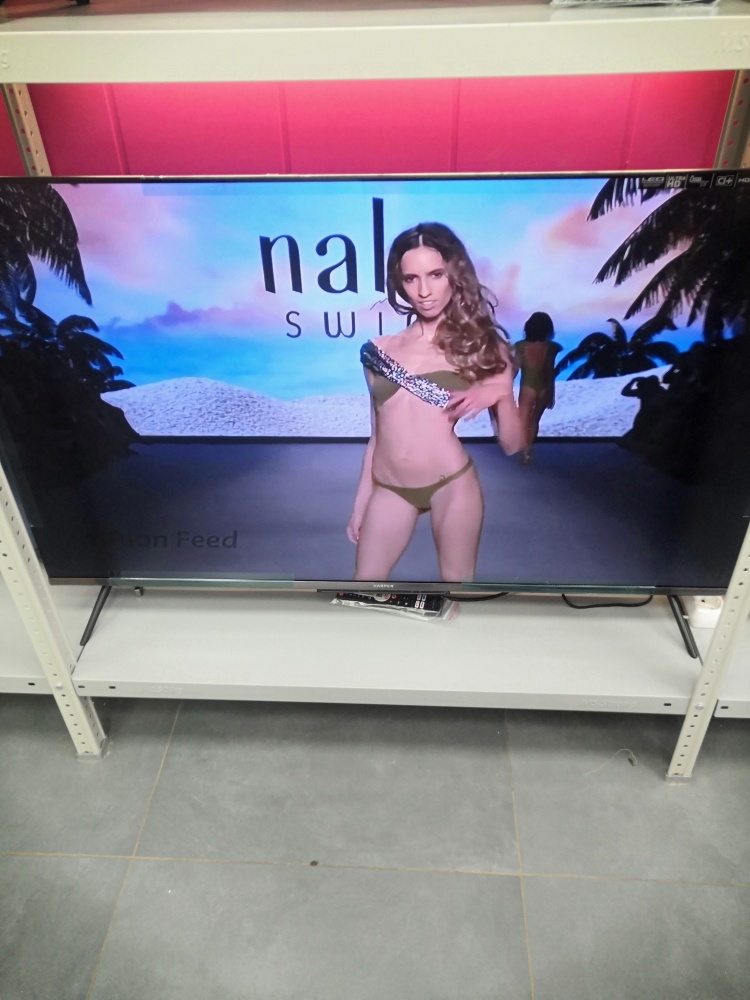 Телевизор Harper 50" qled