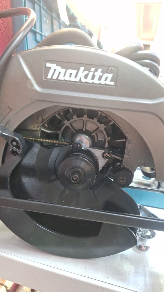 /Циркулярная пила Makita HS7000 