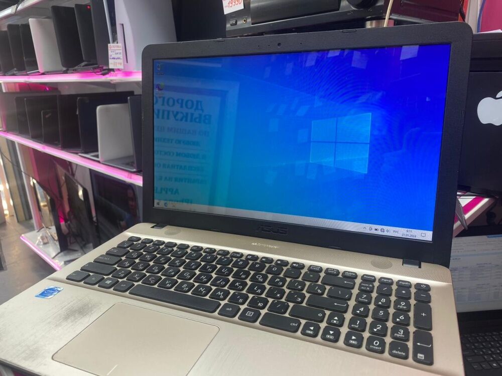 Ноутбук ASUS Celeron N3060, 4 озу, GeForce 810M