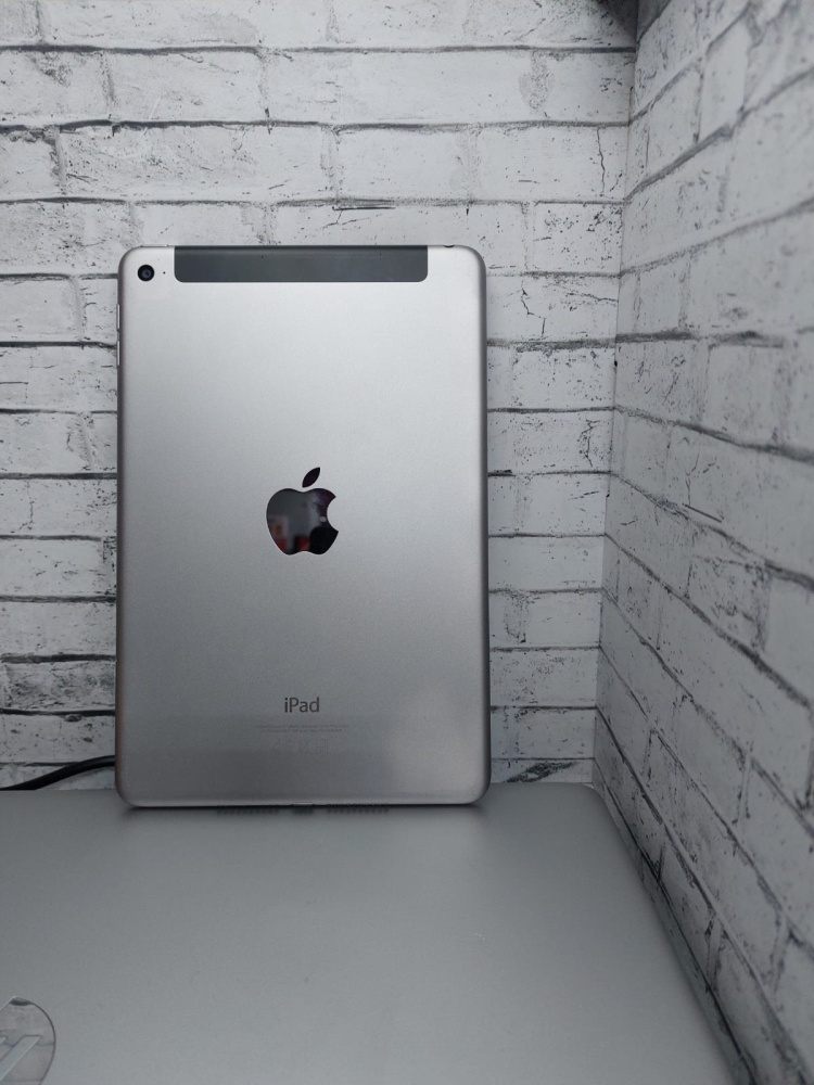 Планшет Apple iPad mini 4 A1550