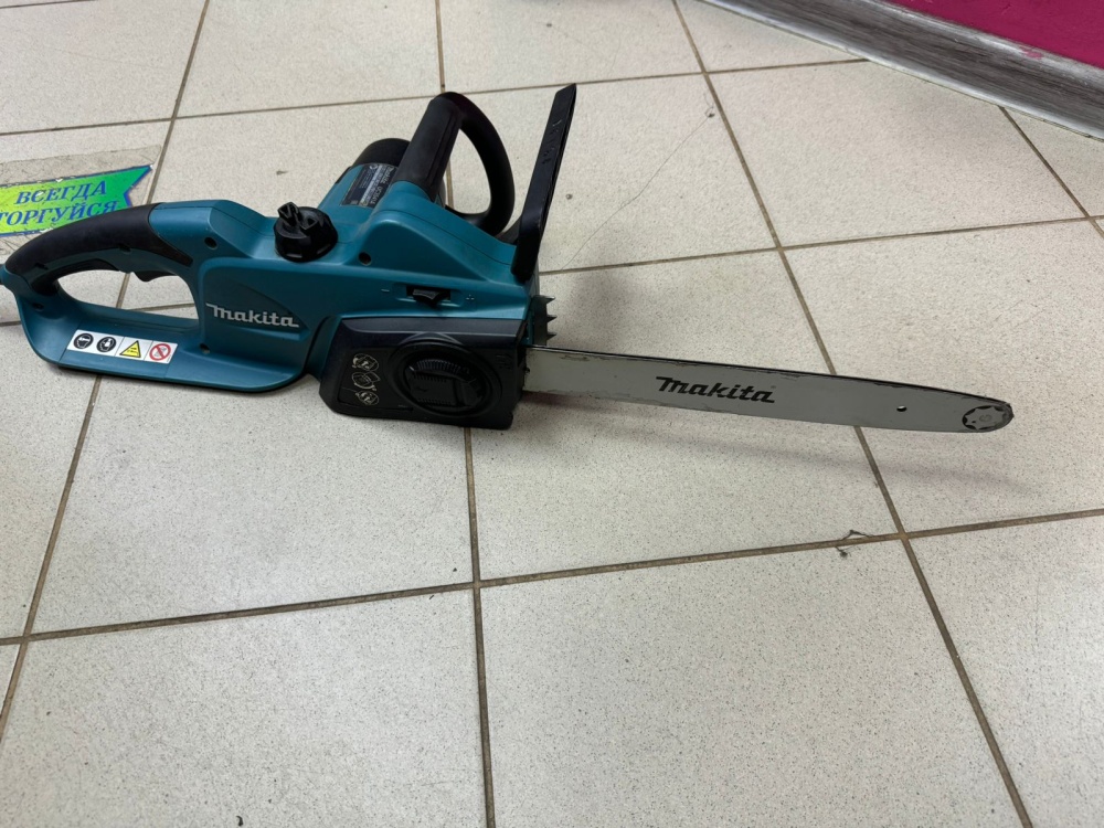 Цепная электропила Makita UC3541A