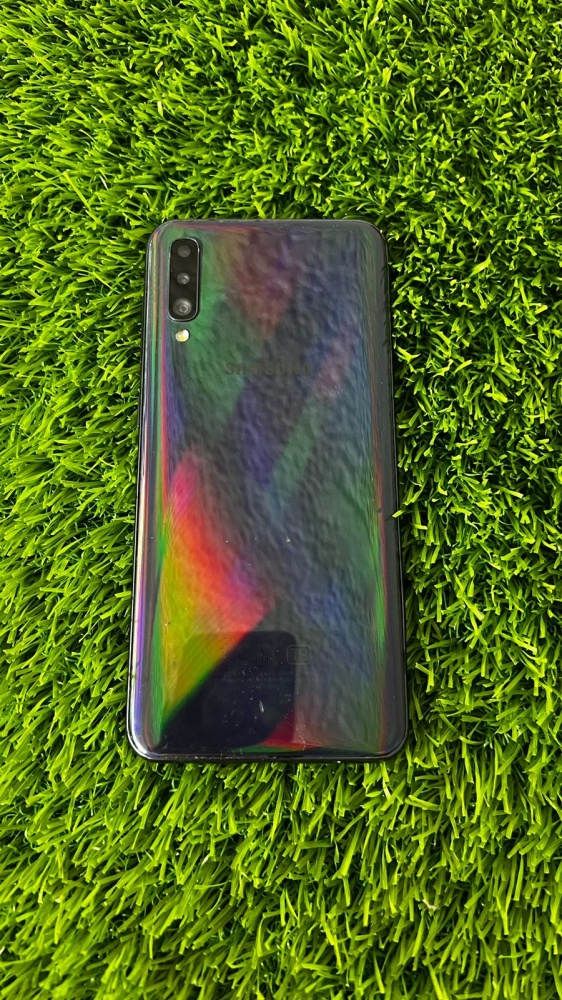 Смартфон Samsung A50 4/64
