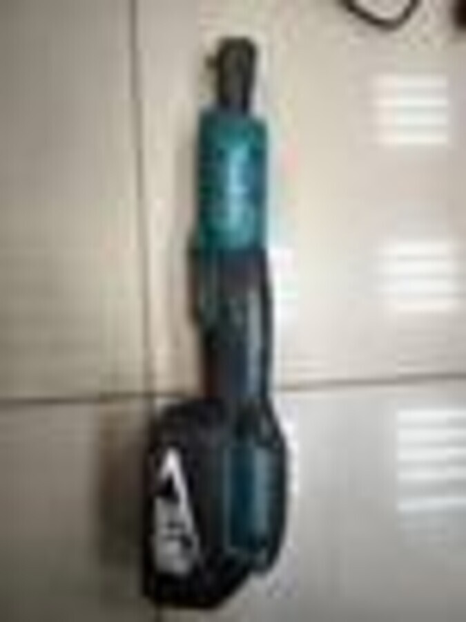 Гайковерт Makita LXT 18VDWR180RF