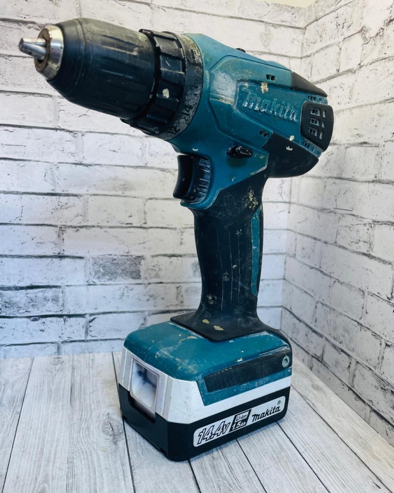 Шуруповерт Makita df374d