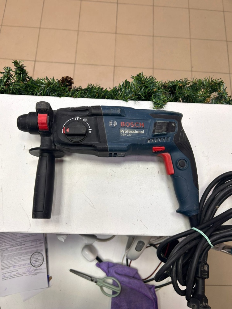 Перфоратор Bosch GBH 220 720W