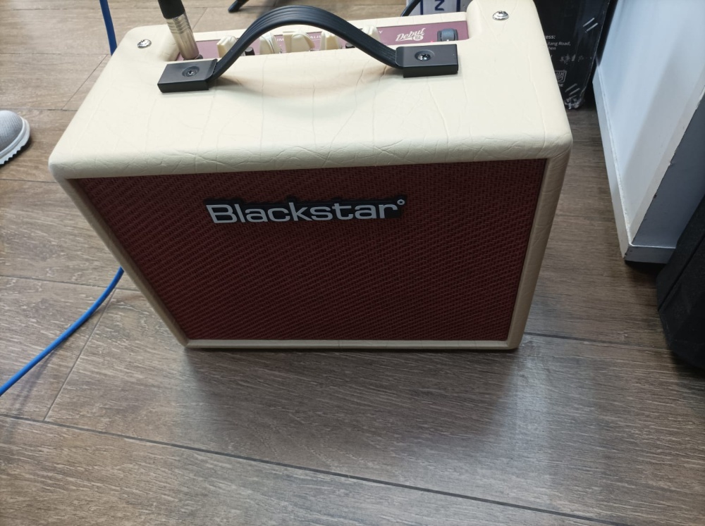 Гитарный усилитель Blackstar 15 V