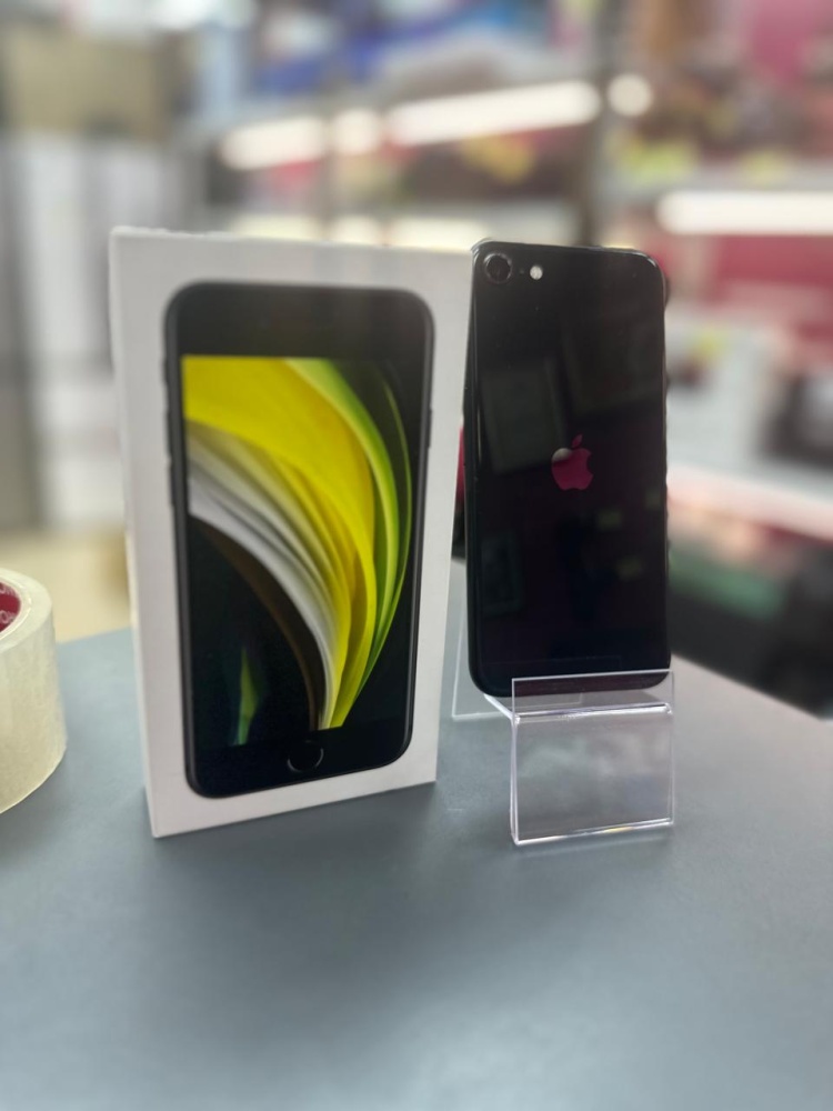 Смартфон iPhone SE 2020 64 Gb