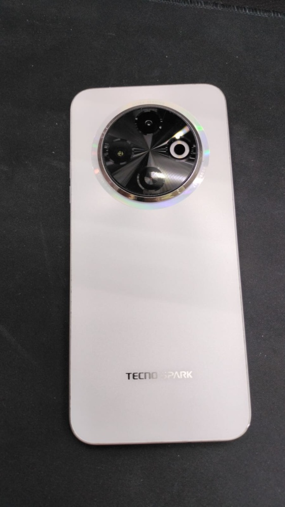 Мобильный телефон Tecno Spark 30C 4/128