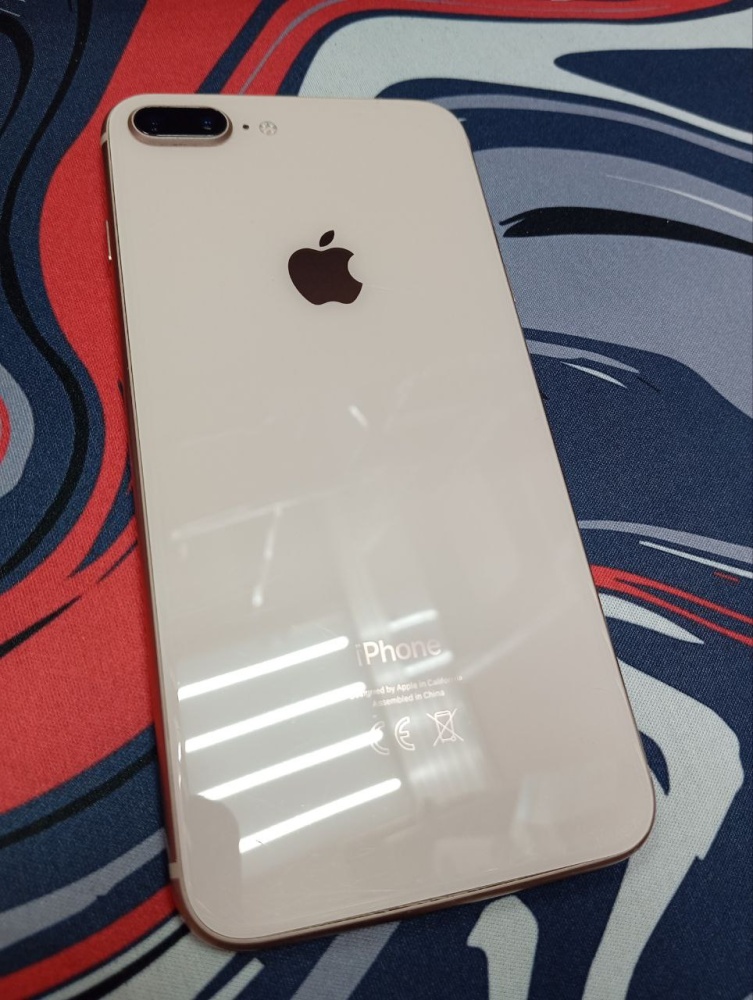 Смартфон iPhone 8+ 64 Gb