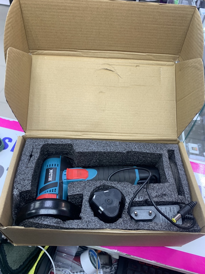 Болгарка Hilda