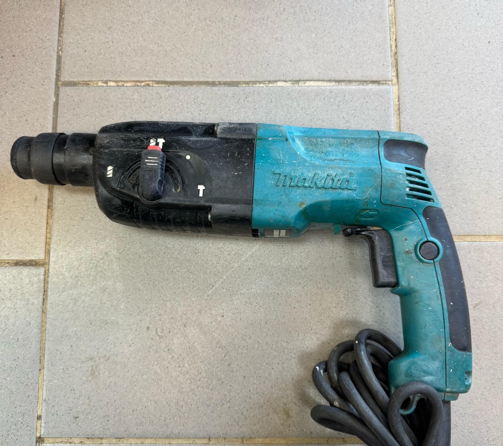 Перфоратор MAKITA NR2450