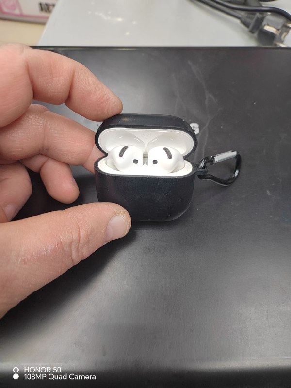 Наушники Airpods 4