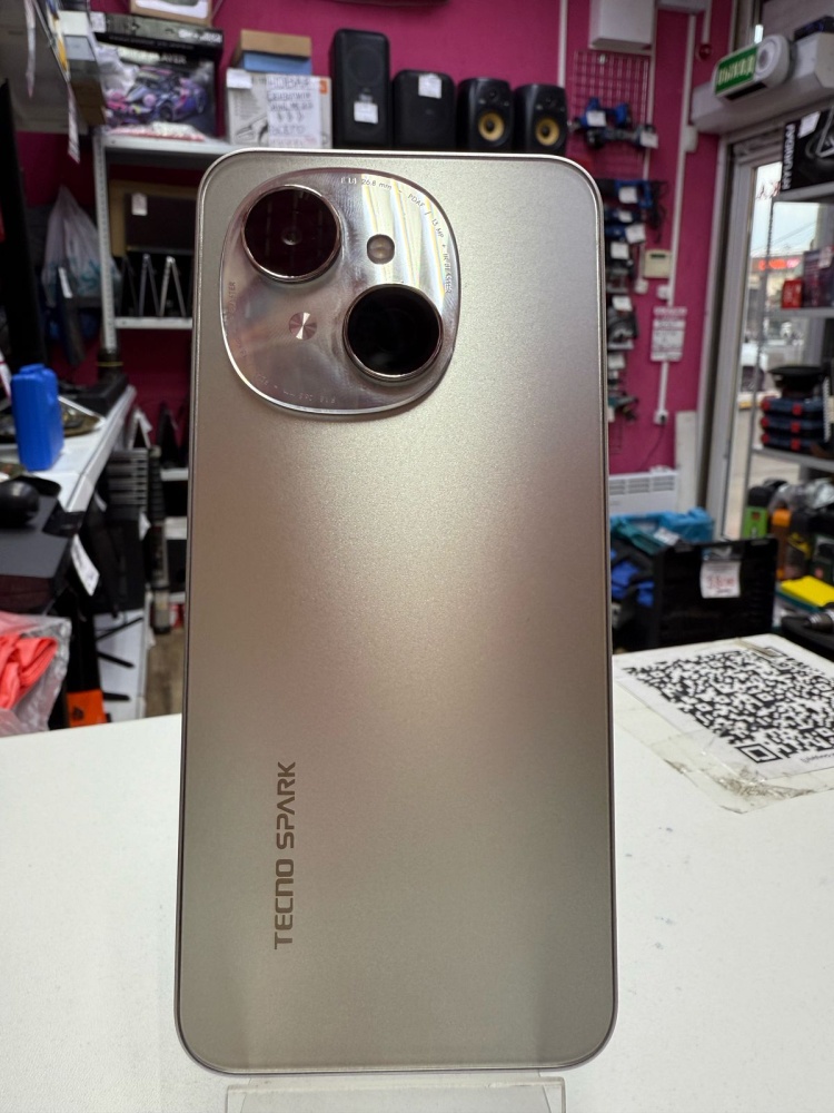Мобильный телефон Tecno Spark go1 3/64gb