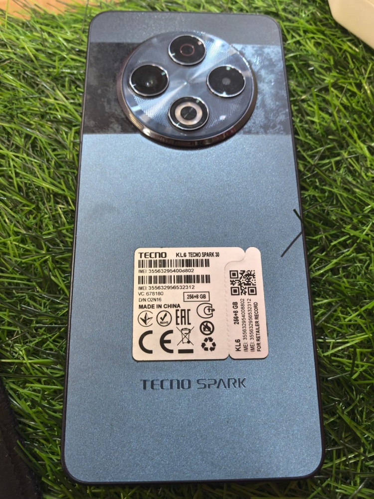 Мобильный телефон Tecno Spark 30 8\256