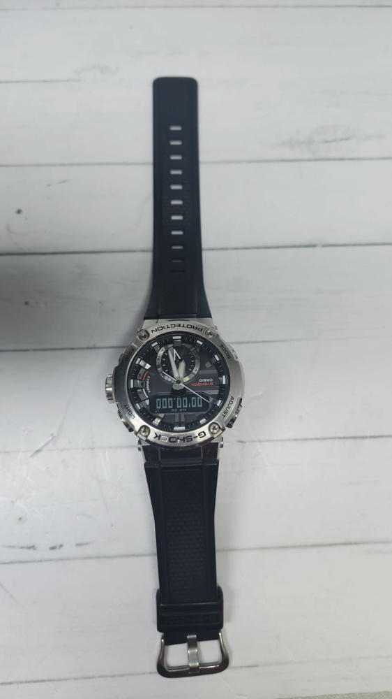 Часы Casio GST-B200