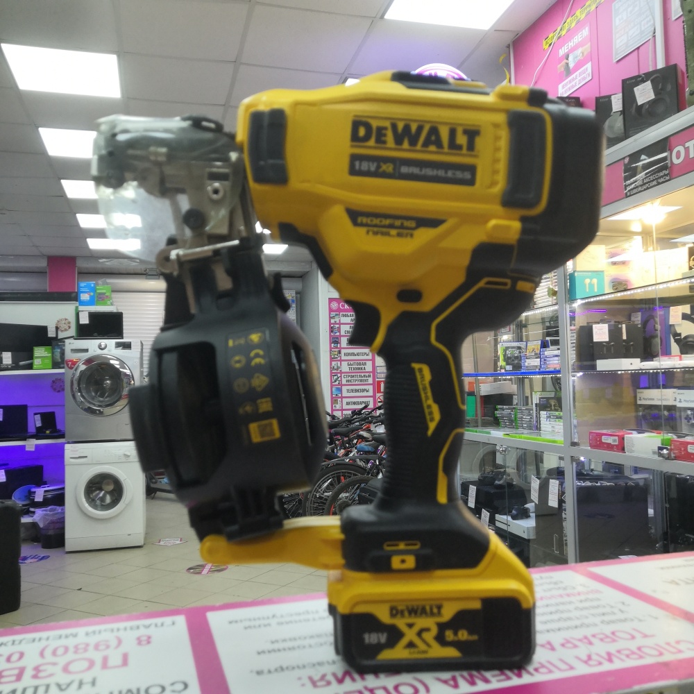 Строительный пистолет Dewalt Brushless