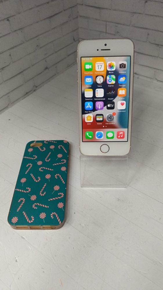 Смартфон iPhone SE 32