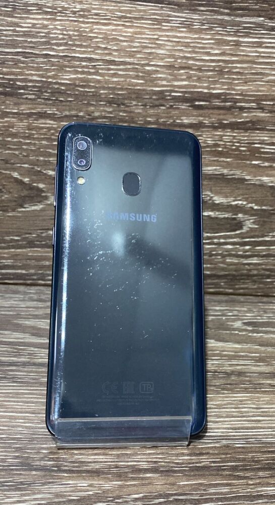 Смартфон Samsung A20 3/32