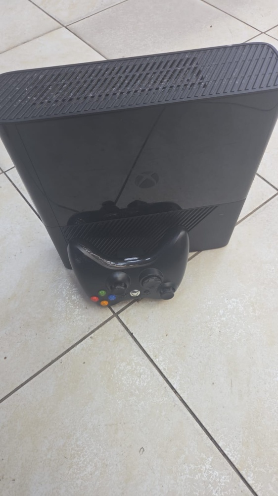 Игровая приставка XBOX 360 250