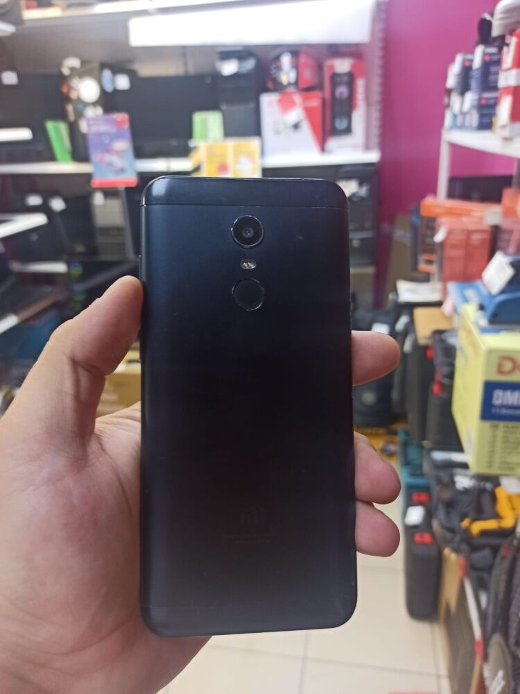 Смартфон Xiaomi Redmi 5+ 4\64