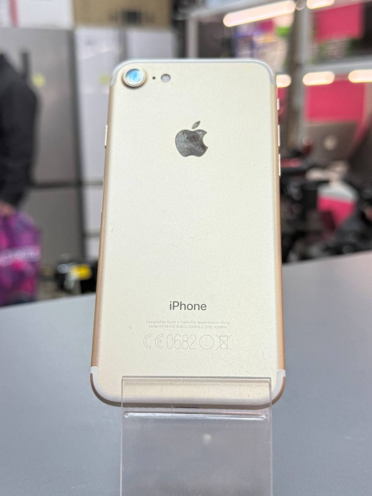 Смартфон iPhone 7 32Gb