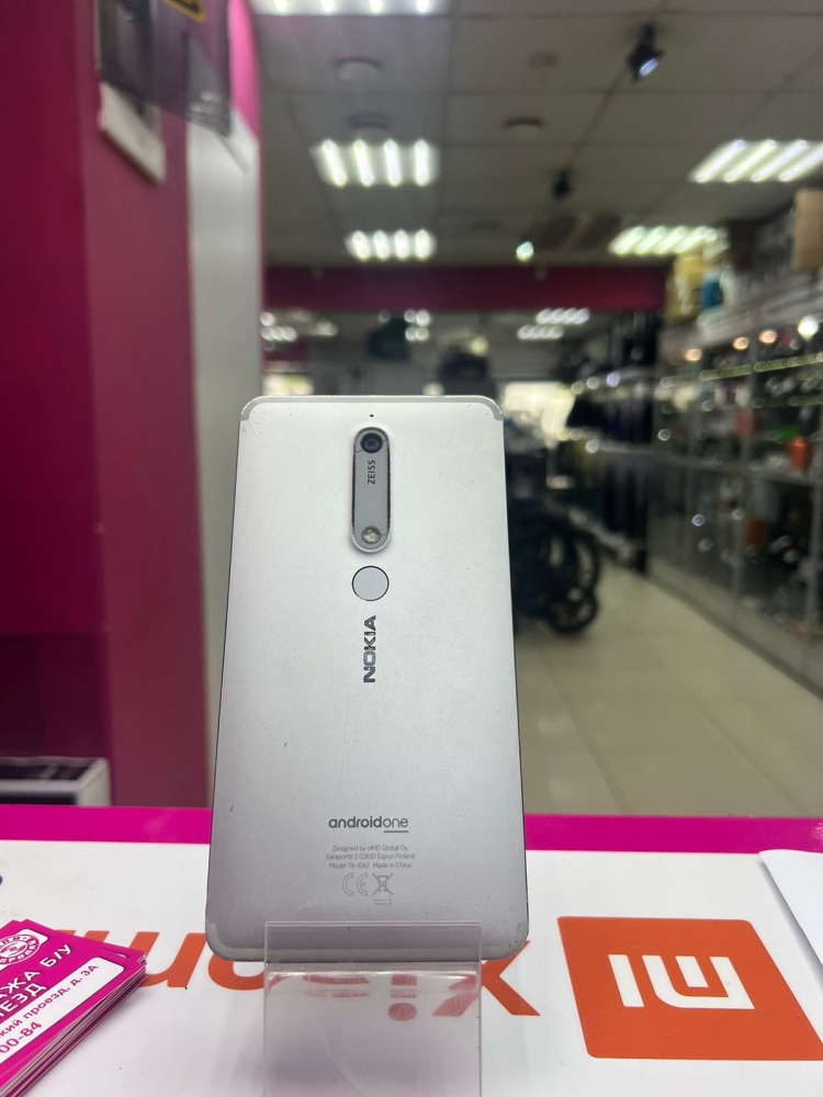 Мобильный телефон Nokia 6.1