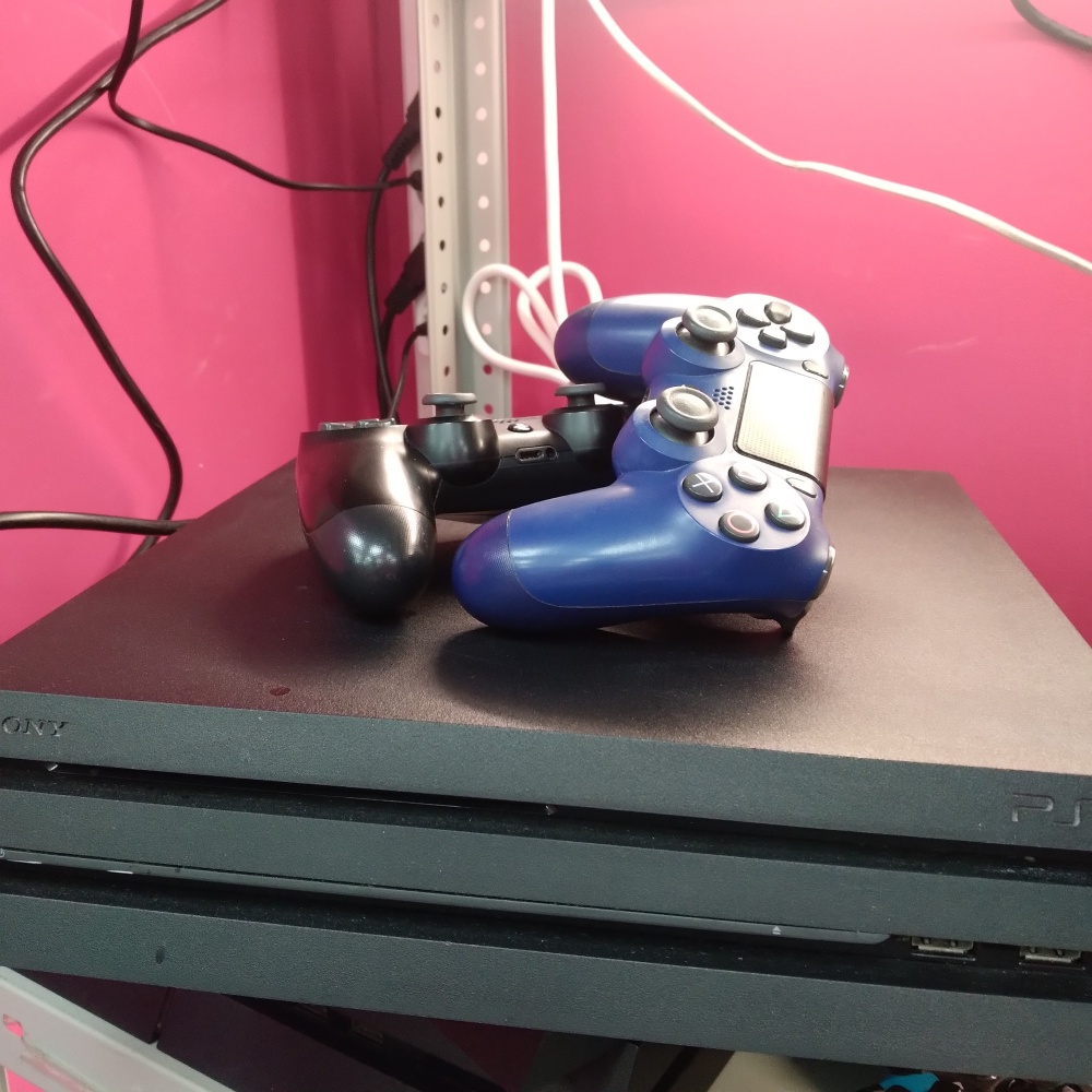 Игровая приставка Sony PlayStation 4 PRO