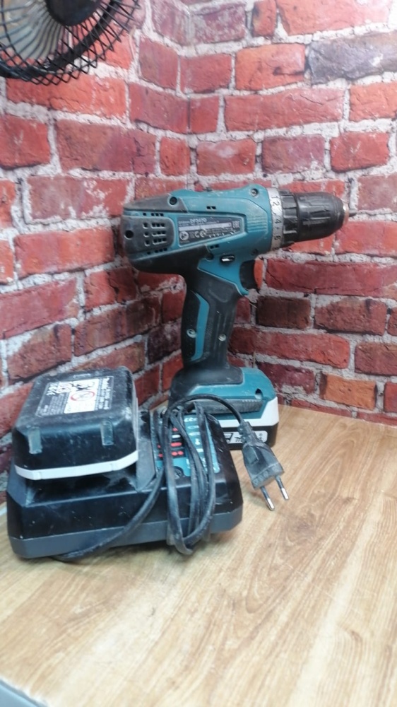 Шуруповерт makita