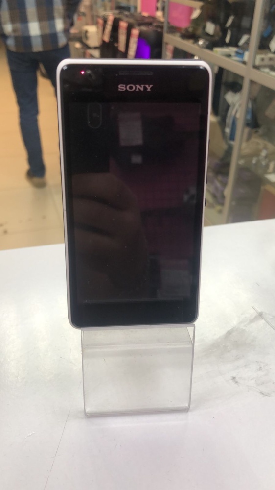 Мобильный телефон Sony  2гб