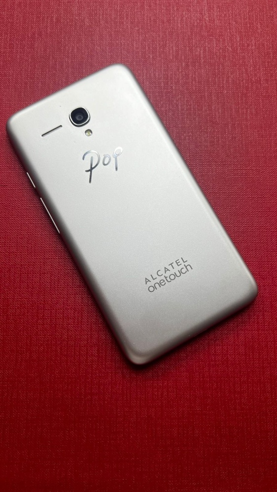 Мобильный телефон Alcatel