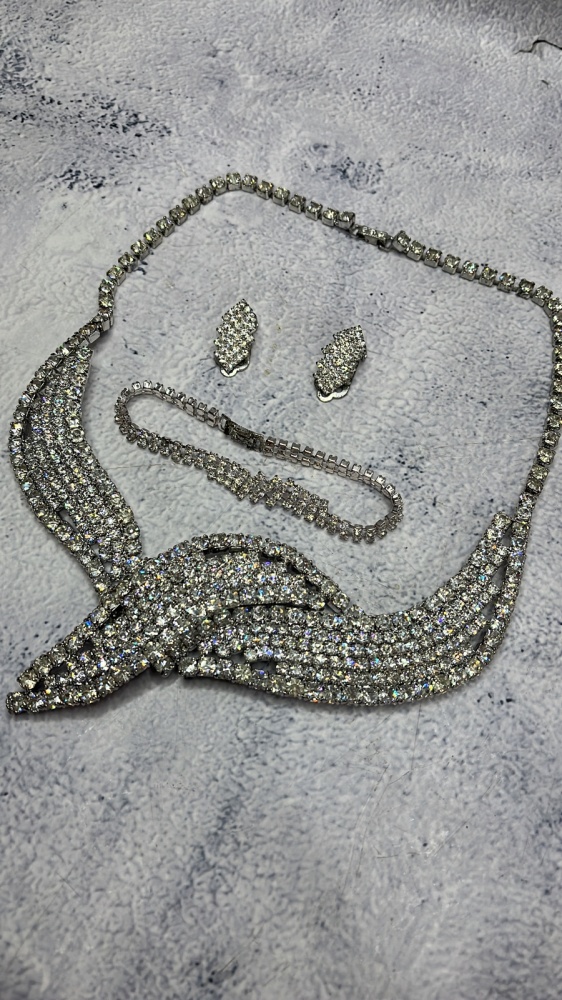 Комплект украшений с кристаллами (колье, браслет, клипсы) ЧЕхословакия, Яблонец 1980-е