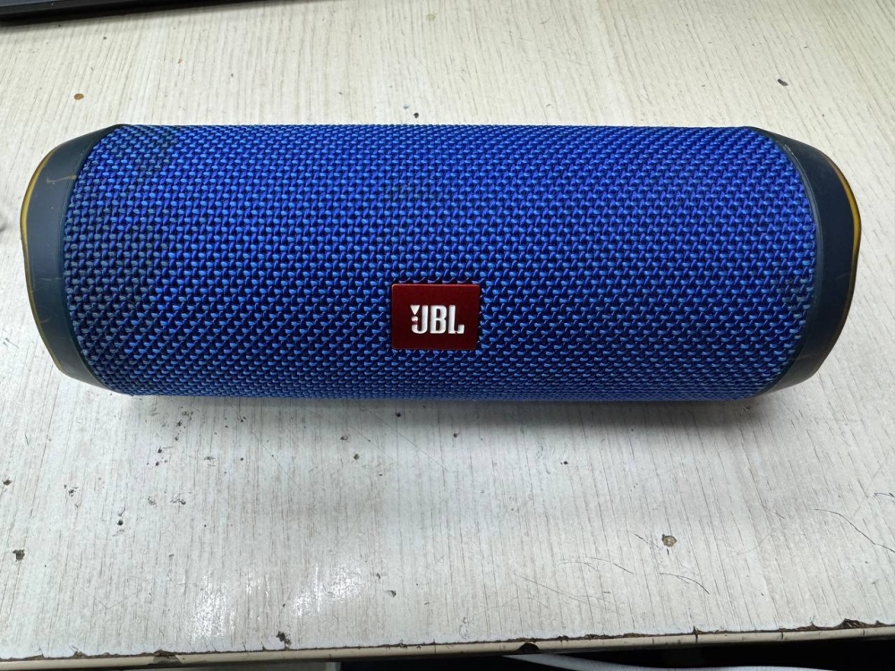 Акустика JBL Flip 4