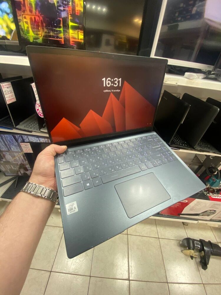Ноутбук MSI modern 14 b10 mw-450xru