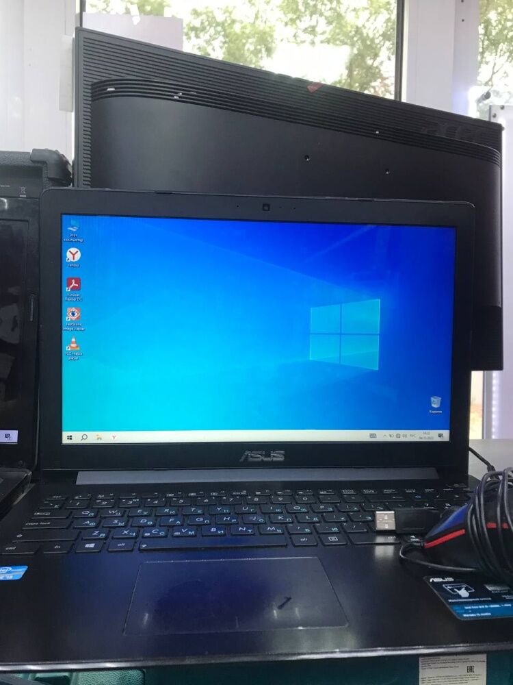 Ноутбук ASUS X502C Core i3